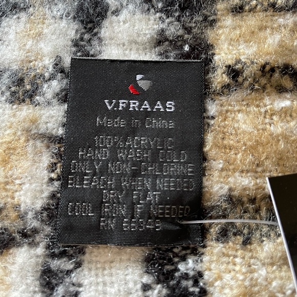 Macys plaid scarf NWT - Picture 4 of 4